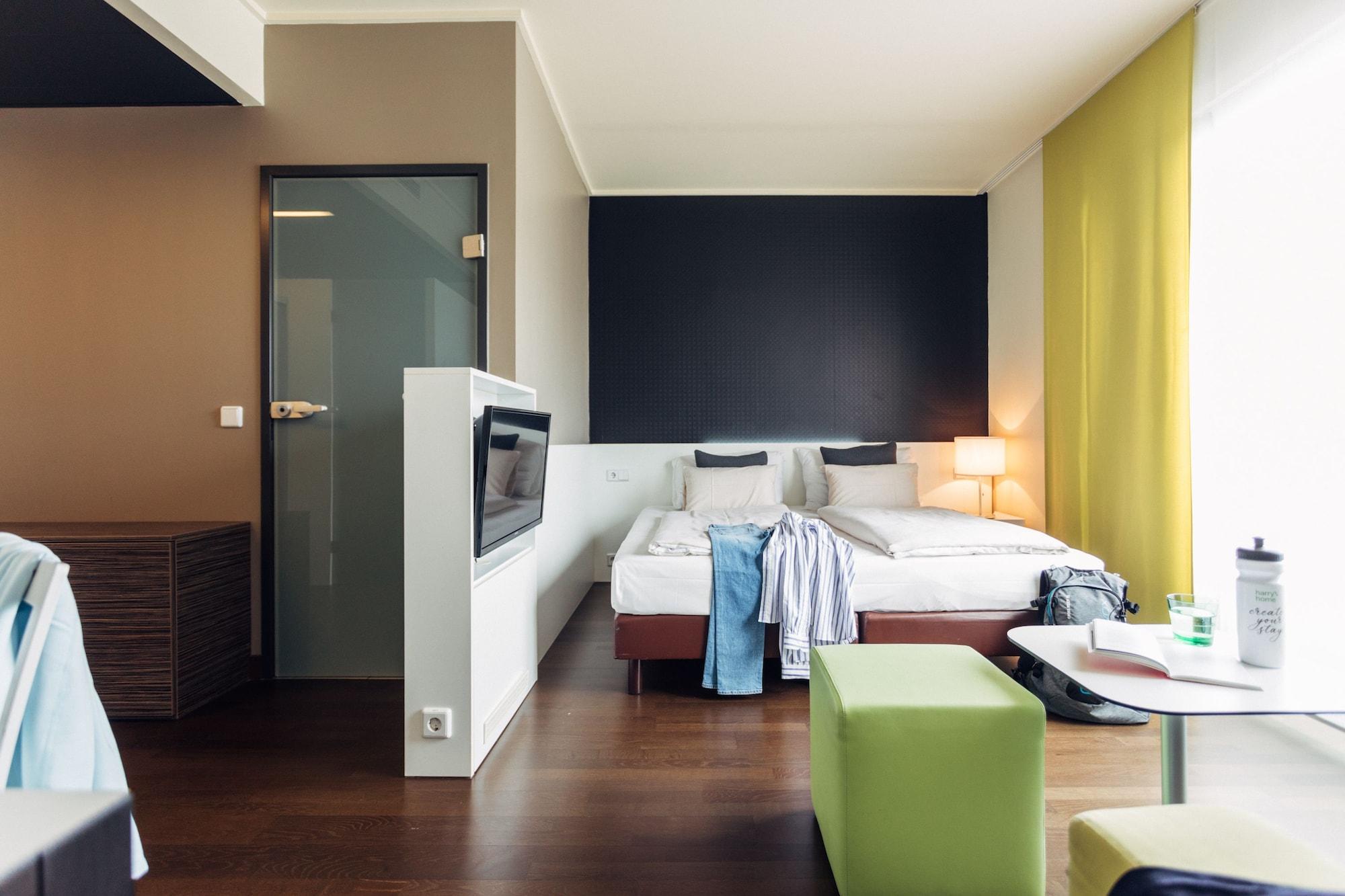 แฮรีส์ โฮม ลินซ์ โฮเทล แอนด์ อพาร์ตเมนต์ Hotel ภายนอก รูปภาพ