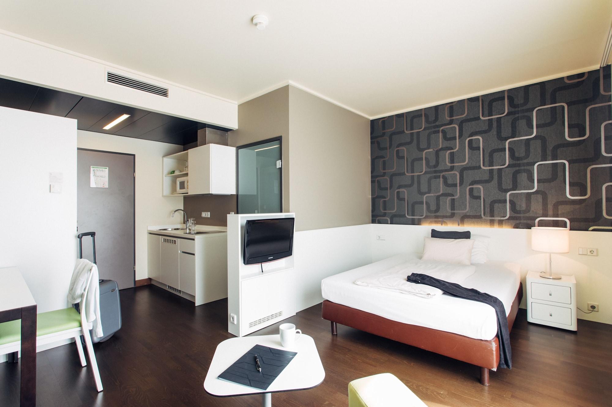 แฮรีส์ โฮม ลินซ์ โฮเทล แอนด์ อพาร์ตเมนต์ Hotel ภายนอก รูปภาพ