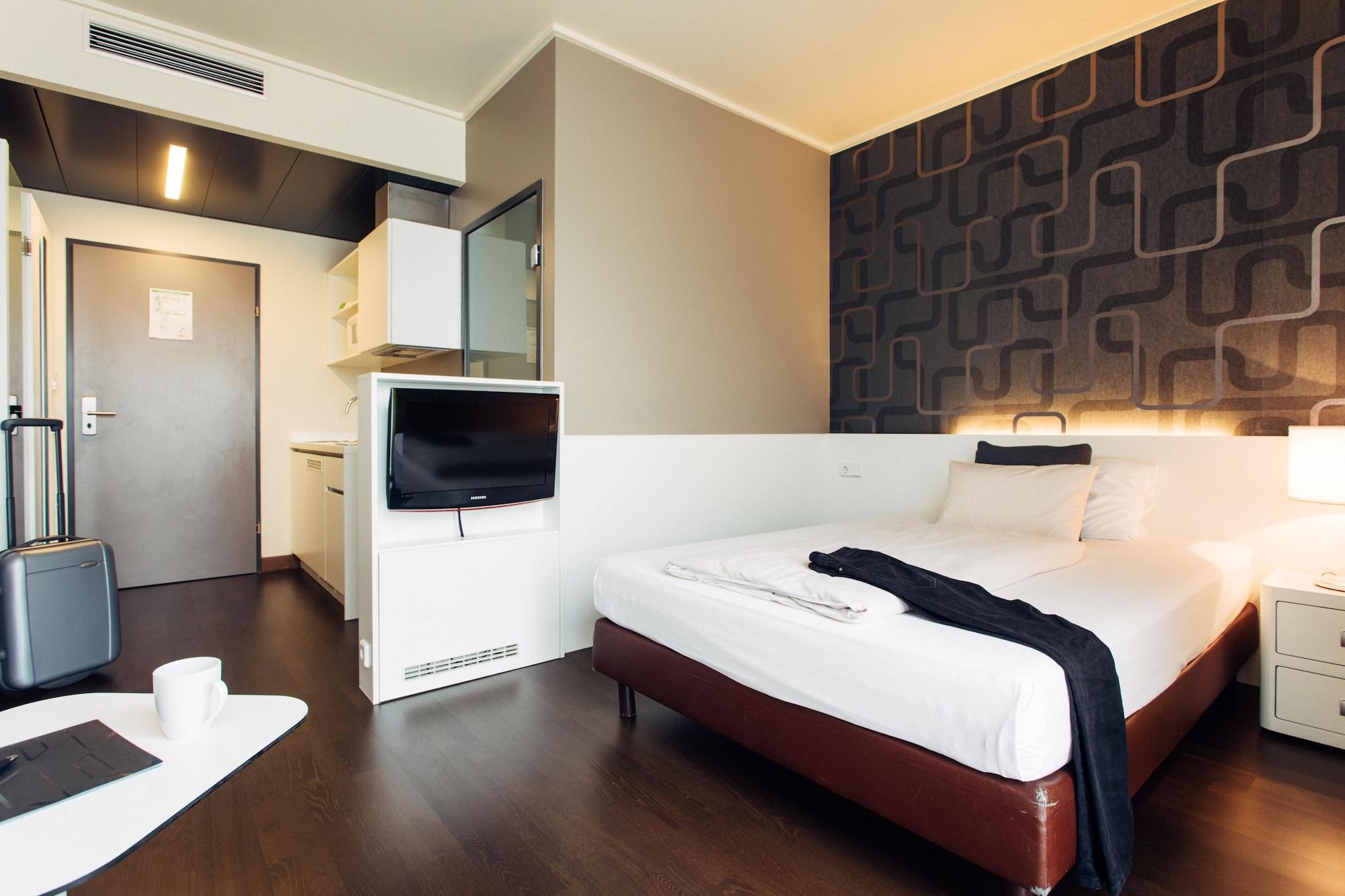 แฮรีส์ โฮม ลินซ์ โฮเทล แอนด์ อพาร์ตเมนต์ Hotel ภายนอก รูปภาพ