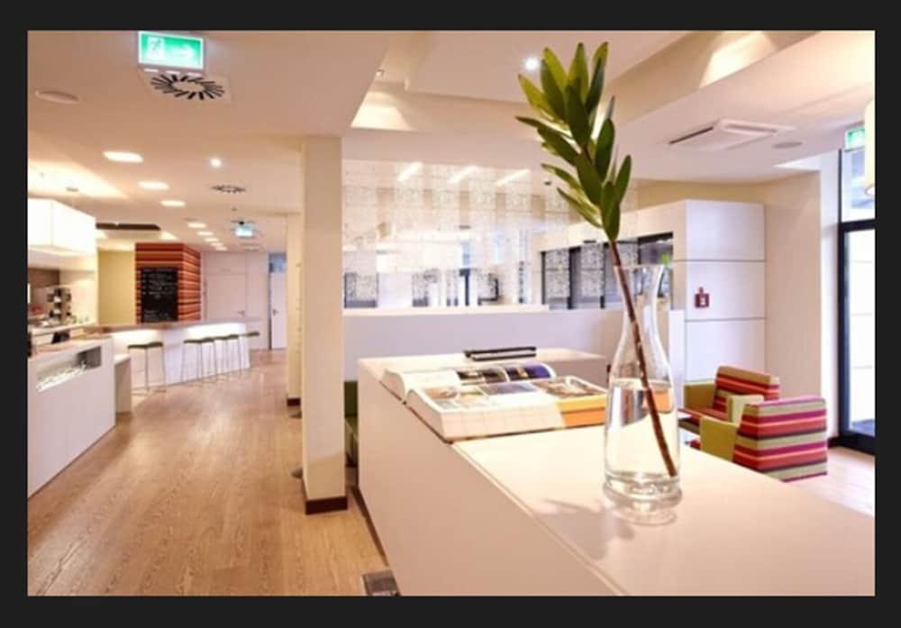 แฮรีส์ โฮม ลินซ์ โฮเทล แอนด์ อพาร์ตเมนต์ Hotel ภายนอก รูปภาพ