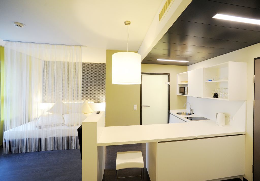 แฮรีส์ โฮม ลินซ์ โฮเทล แอนด์ อพาร์ตเมนต์ Hotel ภายนอก รูปภาพ