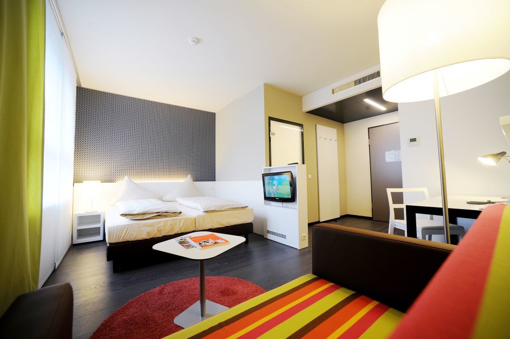 แฮรีส์ โฮม ลินซ์ โฮเทล แอนด์ อพาร์ตเมนต์ Hotel ภายนอก รูปภาพ