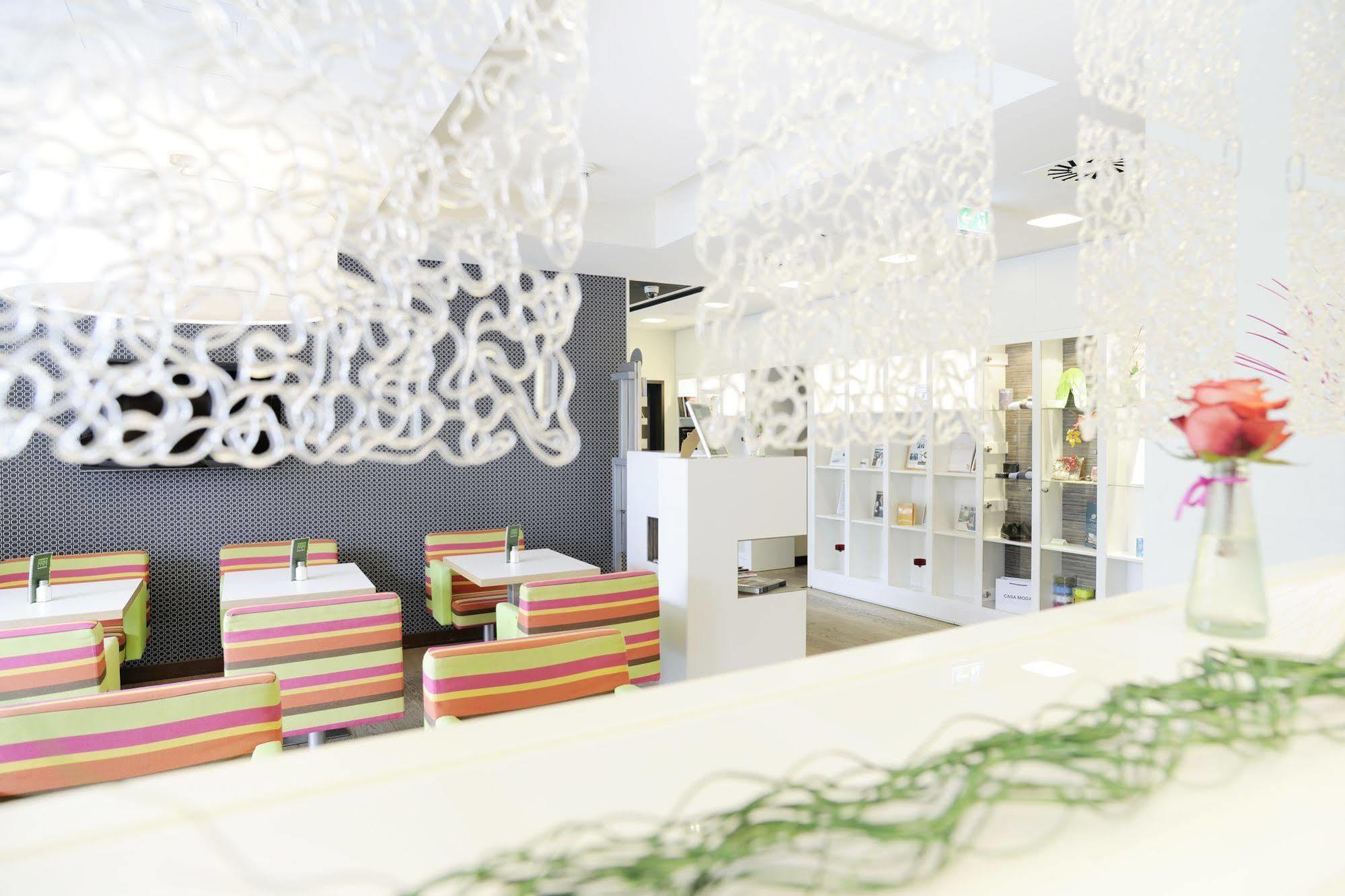 แฮรีส์ โฮม ลินซ์ โฮเทล แอนด์ อพาร์ตเมนต์ Hotel ภายนอก รูปภาพ