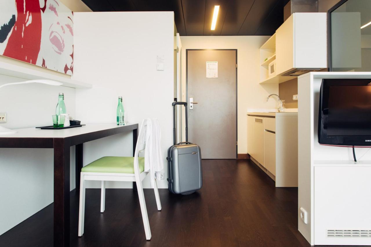 แฮรีส์ โฮม ลินซ์ โฮเทล แอนด์ อพาร์ตเมนต์ Hotel ภายนอก รูปภาพ